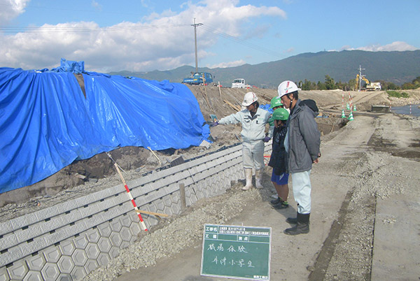 平成25年度 小城市立牛津小学校 職場体験活動